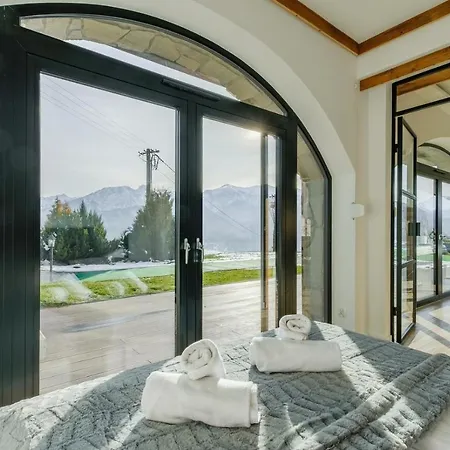 Mountain Base - Widokowe Jacuzzi アパート