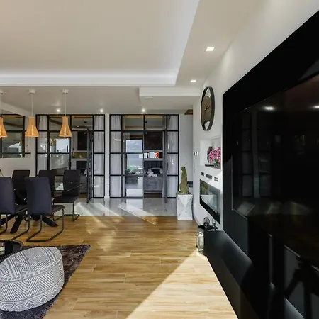 Mountain Base - Widokowe Jacuzzi Апартаменты *